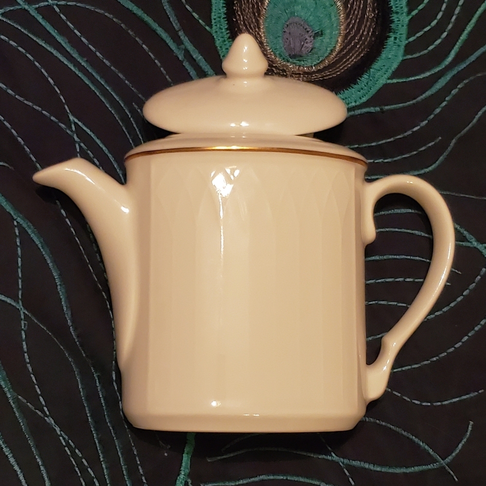 Homer Laughlin Steelite restaurant ware teapot